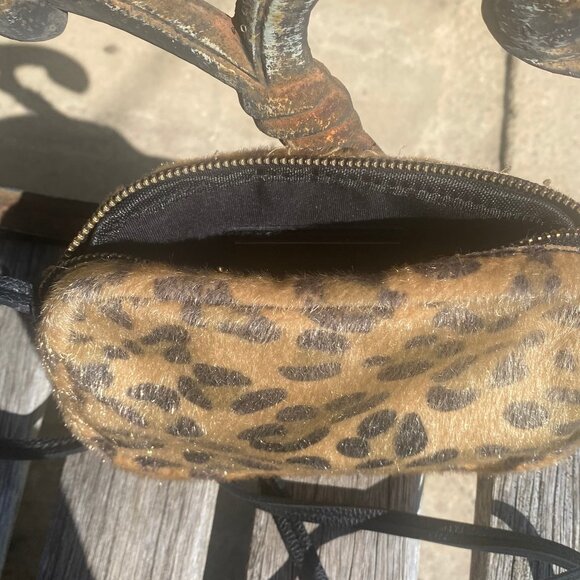 Street Level Small Faux Leather Cheetah Print Crossbody Bag - Picture 4 of 9